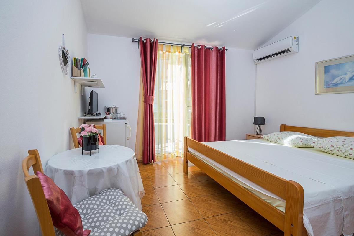 Apartman, And Kata Apartment
