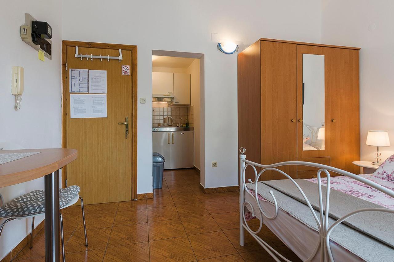 Apartman, And Kata Apartment *